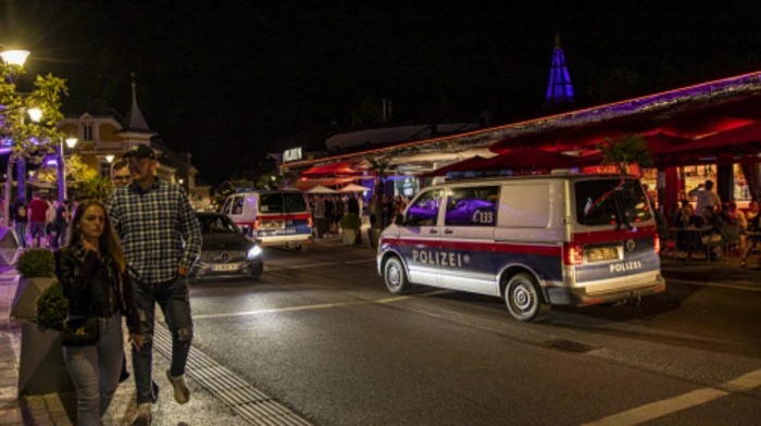 Die Polizeipräsenz in Velden war in der Nacht auf Samstag groß.