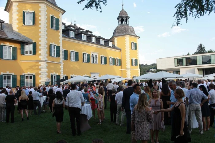 Bitte klicken Sie sich durch die Bilder von der WB-Sommergala.