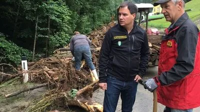 Michael Schickhofer mit Herbert Schickhofer, dem ehemaligen Bürgermeister von Naintsch