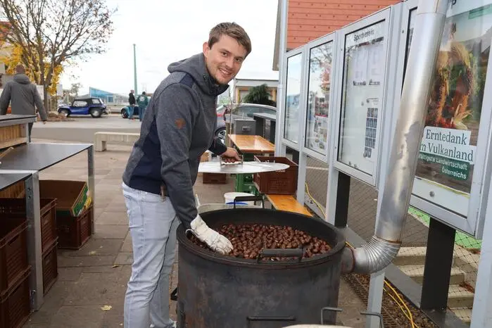 Serviert wurden auch heiße Kastanien