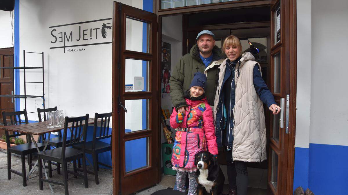 Sudahl und Pezzullo mit Tochter Marlene und Hund Beppa