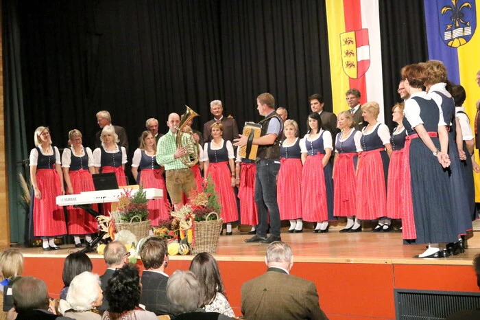 Für den musikalischen Aufputz sorgten Jürgen (Bariton) und Robert (Harmonika). 