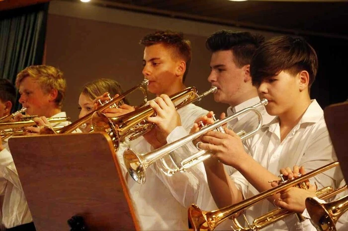 Gemeinsam mit ausgewählten Schülern der Musikschule Ilz...      