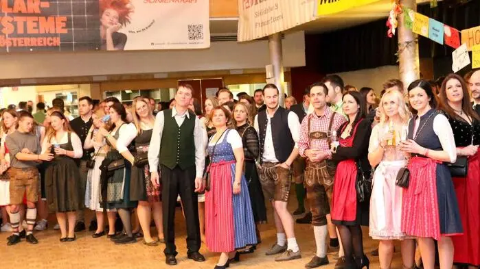 Eines gleich vorweg: Wenn zum Krappfelder Bauernball geladen wird, dann wird die Ballsaison in der Stadt Althofen eingeläutet. 