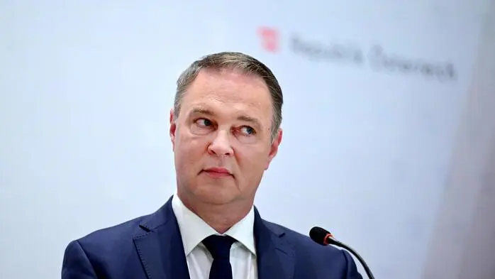 Tritt stets als Gegner der „Zwei-Klassen-Medizin“ auf: Vizekanzler Andreas Babler (SPÖ)