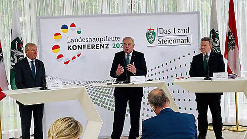Die Länderchefs Wilfried Haslauer, Hermann Schützenhöfer und Michael Ludwig bei der LH-Konferenz im Mai in Bad Aussee