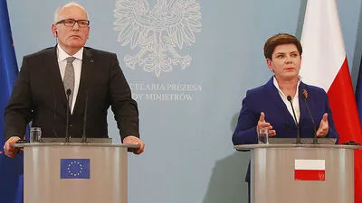 Tiefe Gräben zwischen Vize-Kommissionschef Frans Timmermans und Polens Regierungschefin Beata Szydlo
