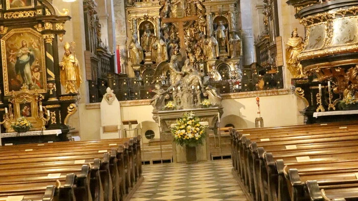 „Auf die Suche nach Schätzen und geheimen Orten im Dom“ – so lautete heuer für die Kinder das Motto anlässlich der „Langen Nacht der Kirchen“ im Dom zu Gurk.