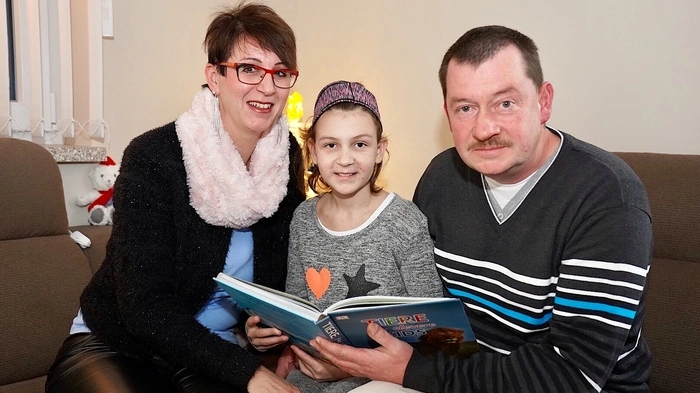 Elisabeth Puchreiter-Wirnsberger und Erich Karl Wirnsberger, sind froh, ihre Kleine wieder gesund bei sich zu Hause zu haben.