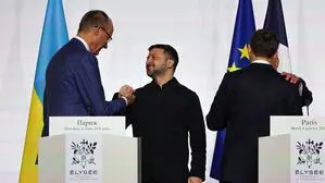 Merz (hier mit Selenskyj) sorgte für Überraschung in Paris 