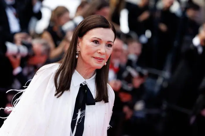 Montée des marches de la cérémonie de clôture du 78ème Festival International du Film de Cannes Iris Berben Montée des marches de la cérémonie de clôture du 78ème Festival International du Film de Cannes, au Palais des Festivals à Cannes Le 24 mai 2025 Jacovides Moreau Bestimage Red carpet for the closing ceremony during the 78th Cannes International Film Festival at the Palais des Festivals in Cannes, France On may 24th 2025 Cannes France PUBLICATIONxNOTxINxFRAxUKxUSAxAUSxBEL Copyright: xJACOVIDES-MOREAUx/xBESTIMAGExJACOVIDES-MOREAUx/xBESTIMAGEx