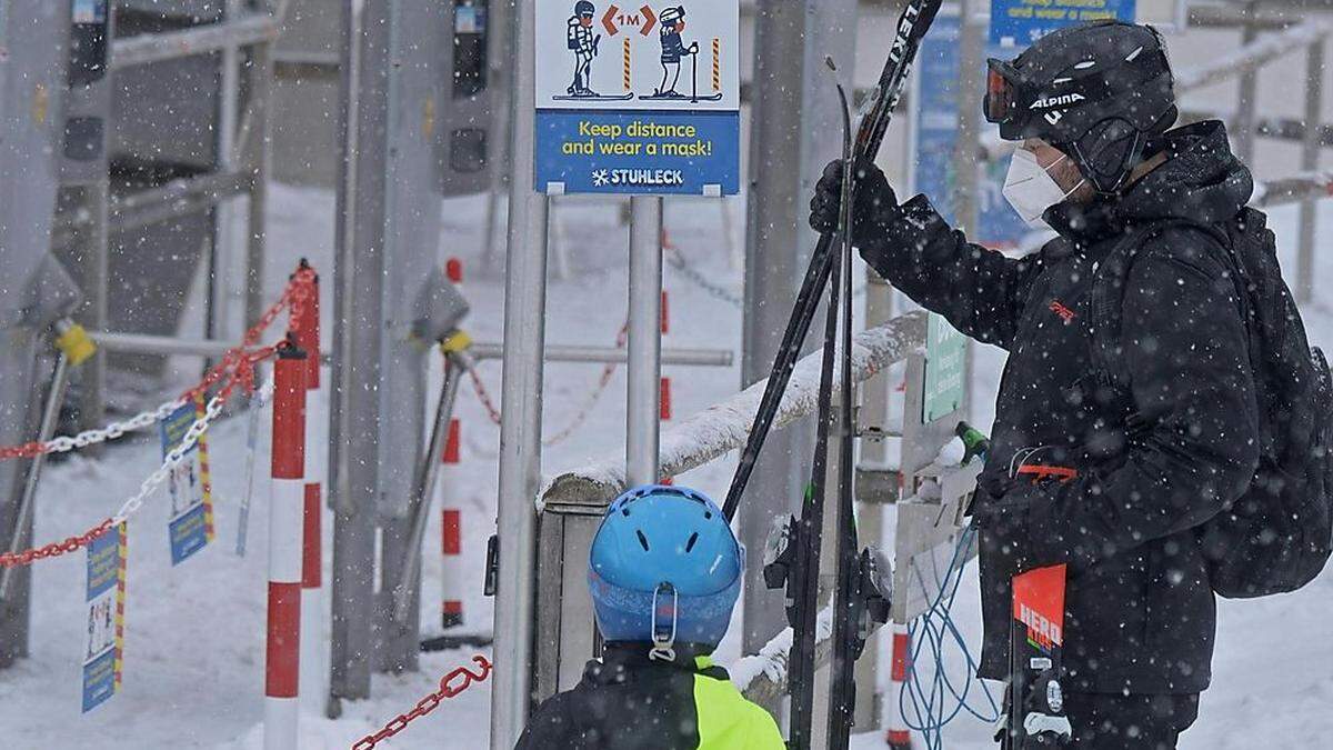 Einheimische Skifahrer müssen meist keine Ausrüstung leihen