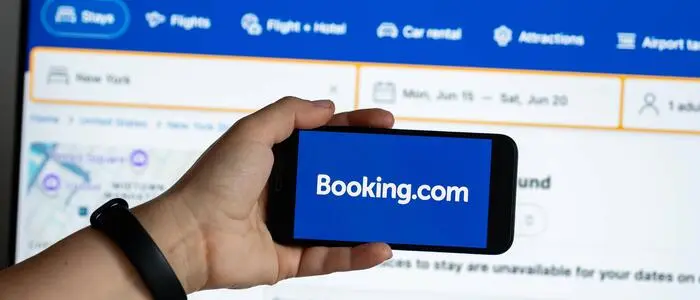 Booking offeriert augenscheinlich betrügerische Fake-Angebote – und reagiert nicht auf Anfragen des Opfers des Betrugsversuchs