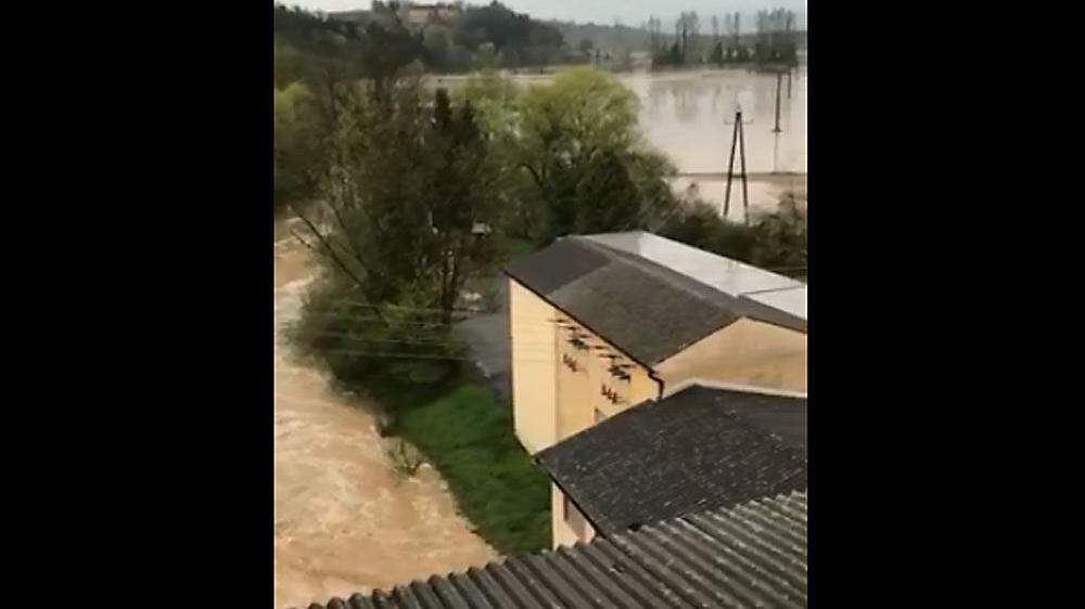 Das Video zeigt das Ausmaß der Überschwemmung bei der Ölmühle Kiendler