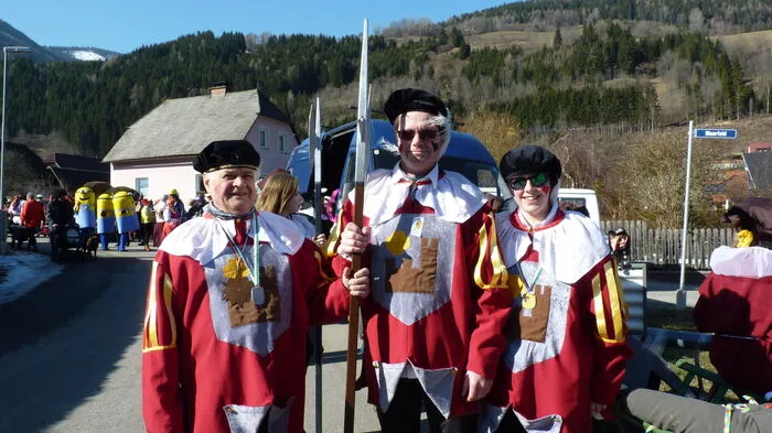 Strahlender Sonnenschein und angenehme Temperaturen gab es beim Faschingsumzug durch Unzmarkt-Frauenburg.