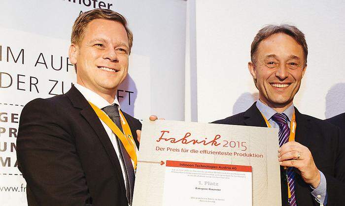 Ludwig Scheiflinger, Assistent der Produktionsleitung und Thomas Reisinger, Vorstand Operations, nahmen in Wien den Preis entgegen