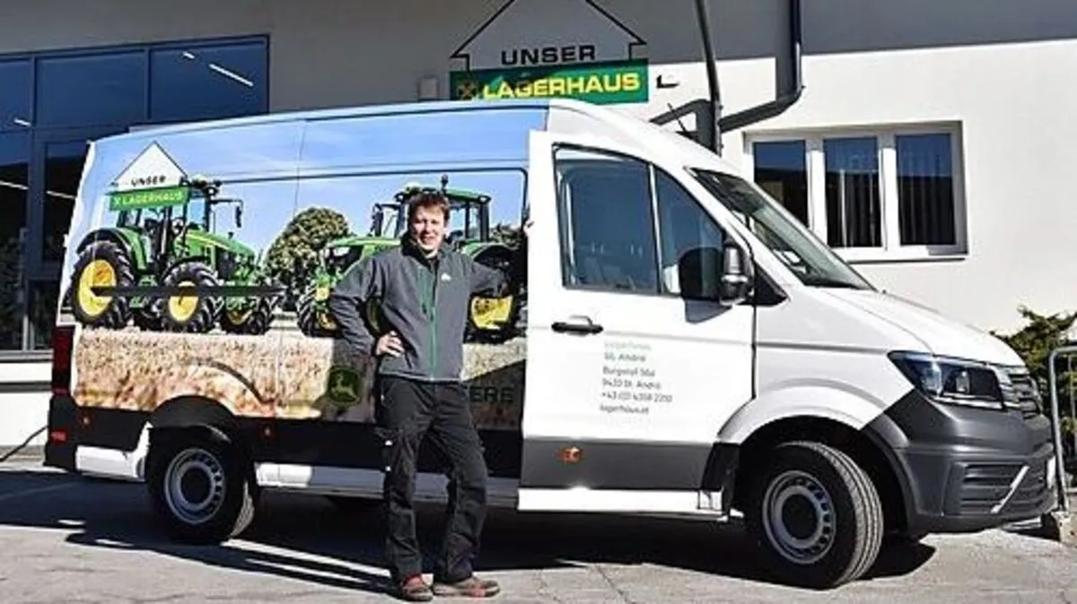 Ein Servicebus ist ab sofort als rollende Werkstätte in der Region St. Veit unterwegs