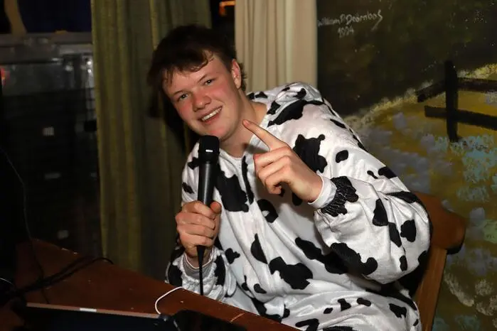 „DJ Pandi“ alias Thomas Duller sorgte mit seinem Discosound für Stimmung.