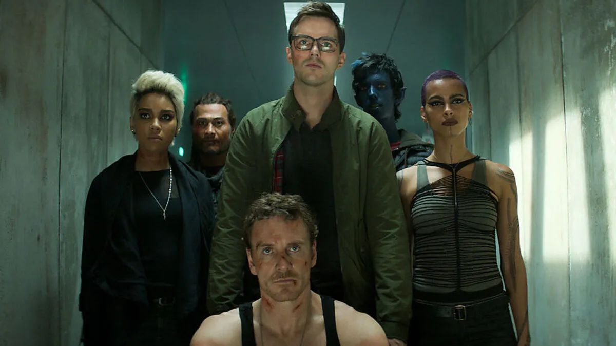 Dark Phönix-Truppe: Alexandra Shipp, Andrew Stehlin, Michael Fassbender, Nicholas Hoult, Kodi Smit-McPhee, Kota Eberhardt 