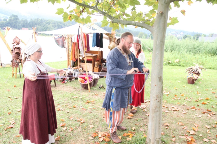 Zu erleben gab es Ritter, Wikinger, Schotten, einen historischen Markt, mittelalterliches Treiben, Spiele sowie Musik und spezielle Kulinarik.