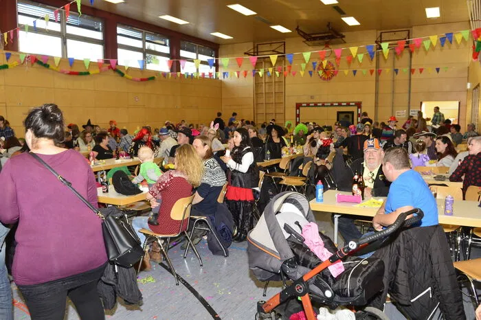In der Neuen Mittelschule wurde Kinderfasching gefeiert.