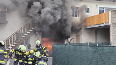 Das Feuer konnte von den Feuerwehren Mureck und Misselsdorf gelöscht werden