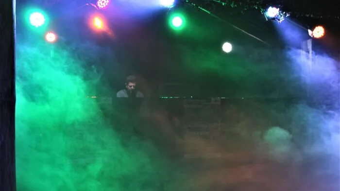 Daniel Meitz (im Bild), Martin Sorger und Alexander Henger waren die ganze Nacht für die Beats verantwortlich und sorgten dafür, dass die Hard´n´Heavy Night wieder ihrem Namen gerecht wurde.
