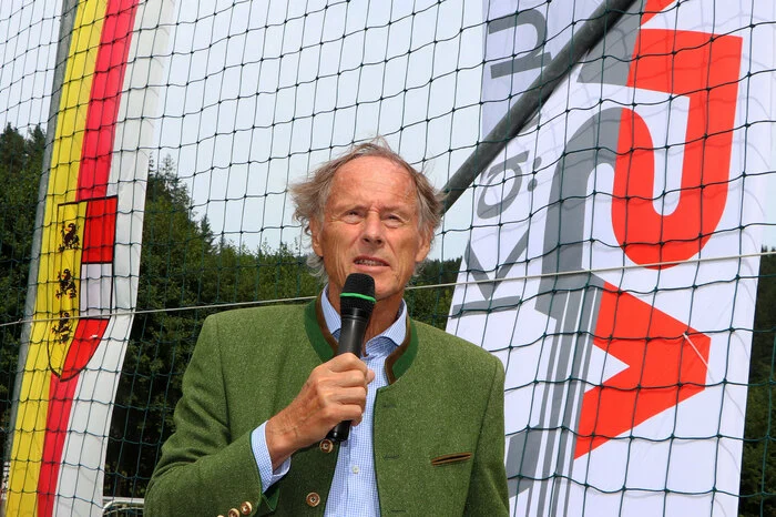 Grußworte gab es u.a vom Bürgermeister Wilfried Mödritscher, dem ASVÖ Kärnten Präsidenten Christoph Schasche (am Foto) und dem Präsidenten vom Kärntner Fußballverband Martin Mutz. 