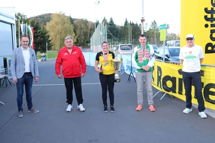 Durchsetzen konnte sich bei den Herren Roman Brzezowsky mit einer Zeit von 5:13:32 Stunden. Bei den Damen gewann Barbara Hollinger mit einer Zeit von 2:06:31 Stunden.