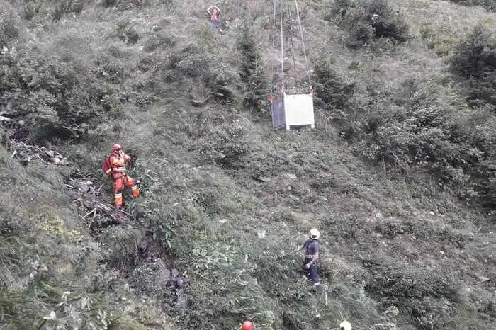 Rund 150 Quadratmeter waren betroffen - im Löscheinsatz standen die Feuerwehren Fleiß, Mößna und der Waldbrand Stützpunkt Aigen im Ennstal.
