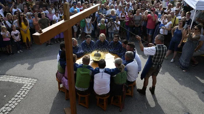 Zum 42. Mal ging in Preding das Kürbisfest über die Bühne. Höhepunkt war wie immer die Wahl des Kürbisbürgermeisters und des Jugendkürbisbürgermeisters.