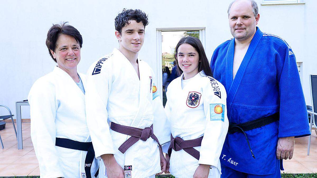 Claudia, Marcus, Nina und Thomas Auer (v. l.) haben alle Judo im Blut.
