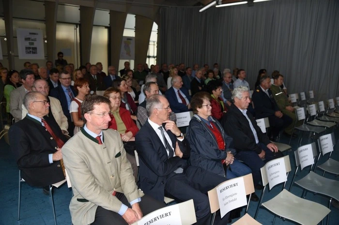 Bei einem Festakt würdigten die Redner die Aufgaben der Behörde und ihrer Mitarbeiter.
