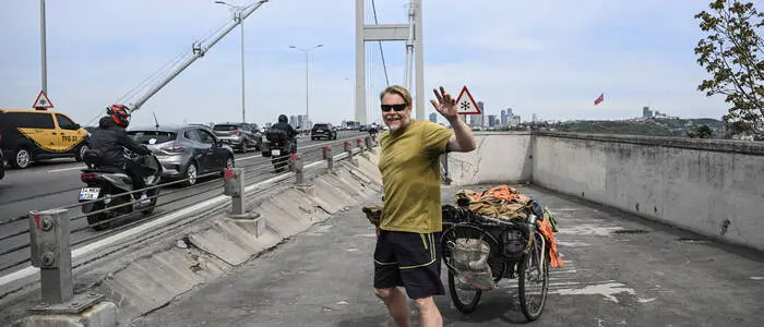 Nur mit Sondergenehmigung durfte Bushby in Istanbul zu Fuß über die Brücke der Märtyrer des 15. Juli