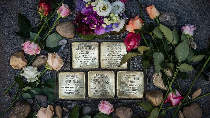 Die Stolpersteine der Familie Blüh in der Grazer Annenstraße, dort, wo sie bis 1938 gelebt haben