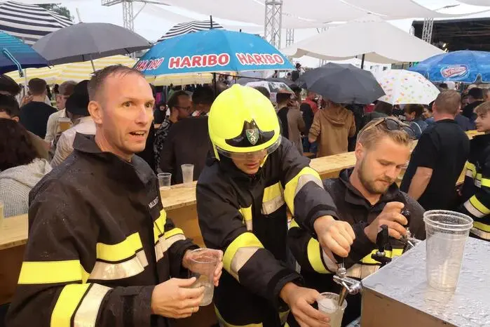 Auch heuer richtete die Freiwillige Feuerwehr Gnies (diesmal unter ihrem neuen Kommandanten Hauptbrandinspektor Stefan Anner) das Dorffest aus.