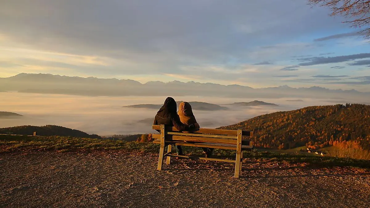 Auf dem Magdalensberg, auch unten löst sich der Nebel auf