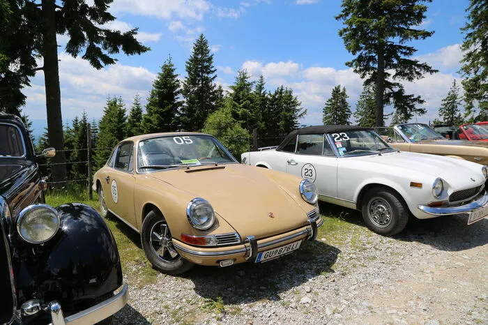 Am Sonntag wurden die "Oldies" in Krumegg bei der Oldtimer-Schau bestaunt. Mehr als 1000 Besucher waren vor Ort...