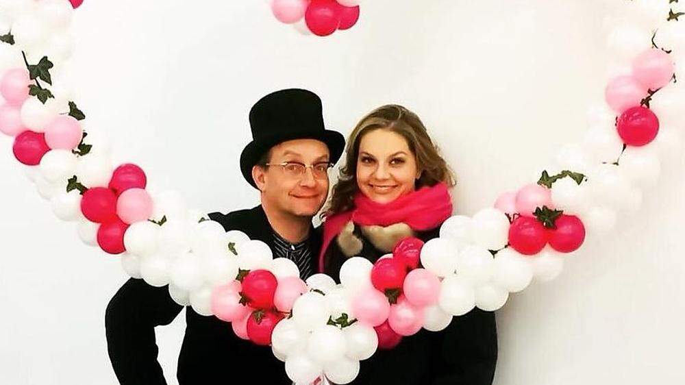 Wigald und Theresa Boning verkündeten ihre Hochzeit auf Facebook