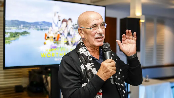 Regisseur, Schauspieler und Wörtherseefilm-Legende Otto Retzer stellte seine neue Doku "Happy End am Wörthersee" im Werzer's in Pörtschach vor. Dabei gab er - in alter Tradition - viele Anekdoten zum Besten.