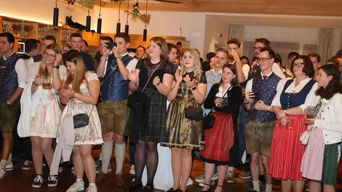 Eine rauschende Ballnacht in Prebl mit der örtlichen Landjugend. Klicken Sie sich durch die Bilder!