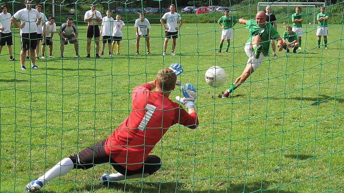 Am 11. Juni findet das erste Hobby-Kleinfeld-Fußballturnier der Sparkasse in Voitsberg statt