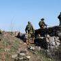 Israelische Soldaten halten die Stellungen auf den Golan Höhen, nahe der Grenze zu Syrien. 