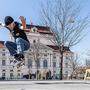 Die Skater üben ihre Tricks am Kaiser-Josef-Platz - zum Unmut so mancher Anrainer