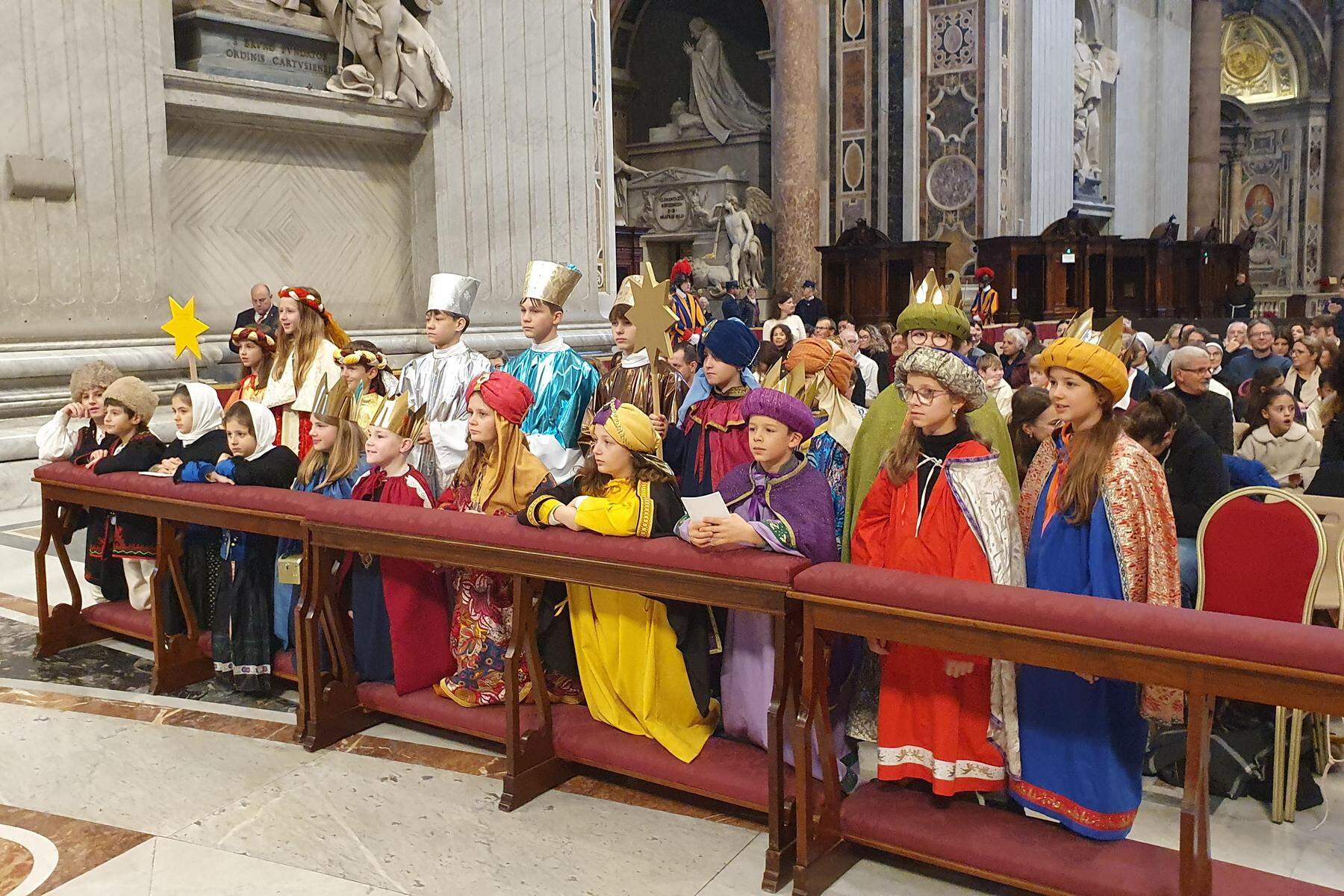 In Rom | Kärntner Sternsingergruppe feiert Neujahrsmesse mit Papst