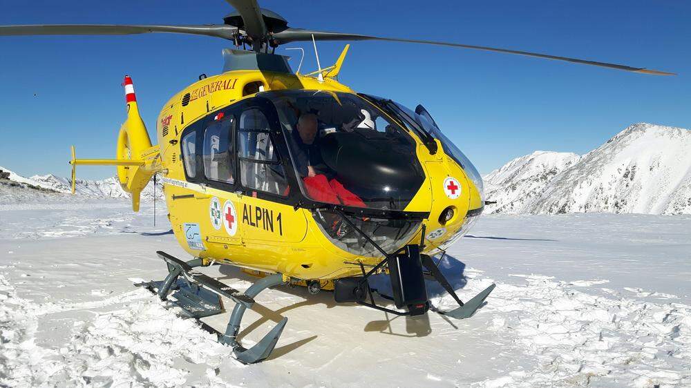 Der Rettunngshubschrauber Alpin 1 brachte den 47-Jährigen ins Klinikum Klagenfurt