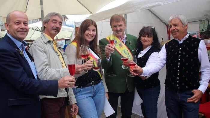 Trotz Regens herrschte beim Coppla Kaša-Fest in Bad Eisenkappel gute Stimmung.