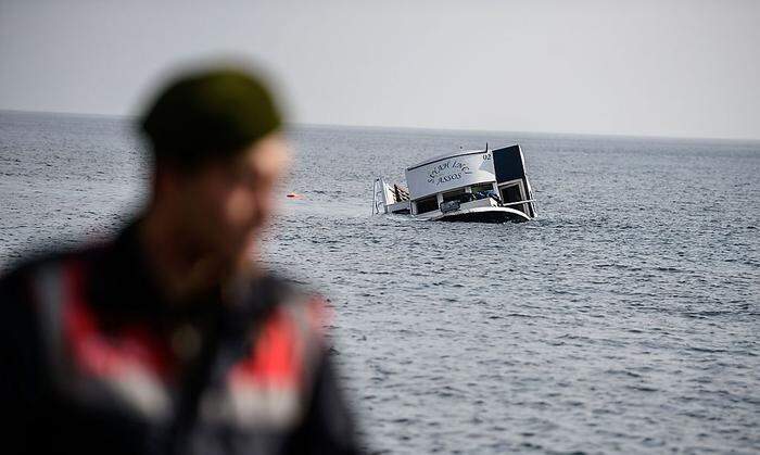 Das Boot kenterte beim Versuch, von der türkischen Küste auf die Insel Lesbos überzusetzen