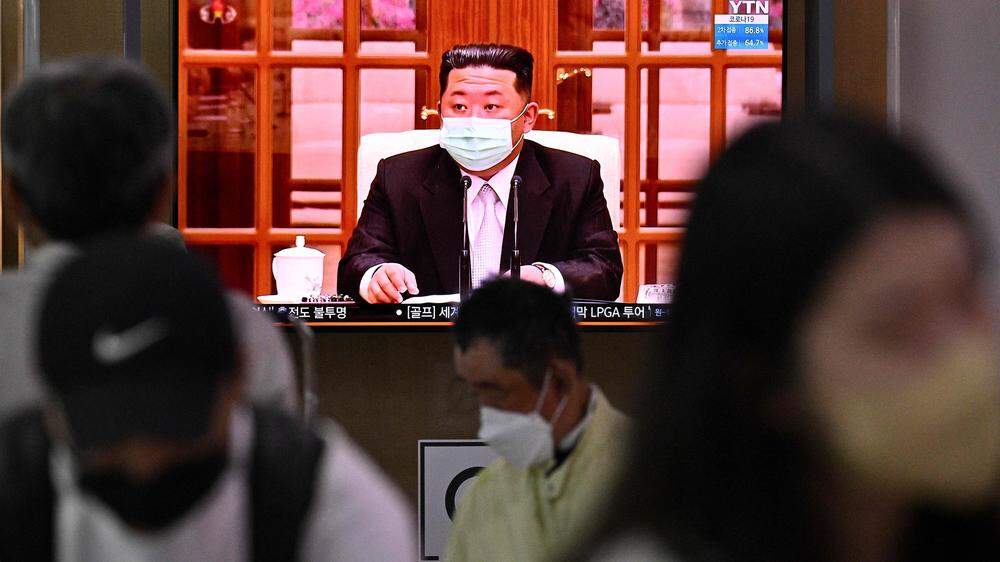 Staatschef Kim Jong Un hat den Ausbruch der Coronavirus-Pandemie in seinem Land bestätigt.