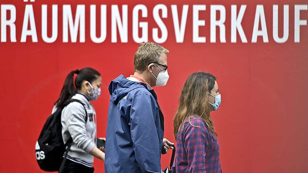 In Wien bleibt die Maskenpflicht im Handel aufrecht 